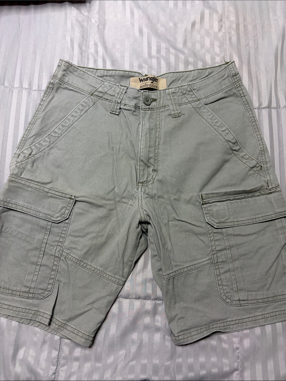 Wrangler Men’s Gray Cargo Shorts